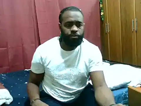 Snapshot of 2ocmaxi chatting on February 11, 1:52 am 2ocmaxi online show from February 11, 1:52 am