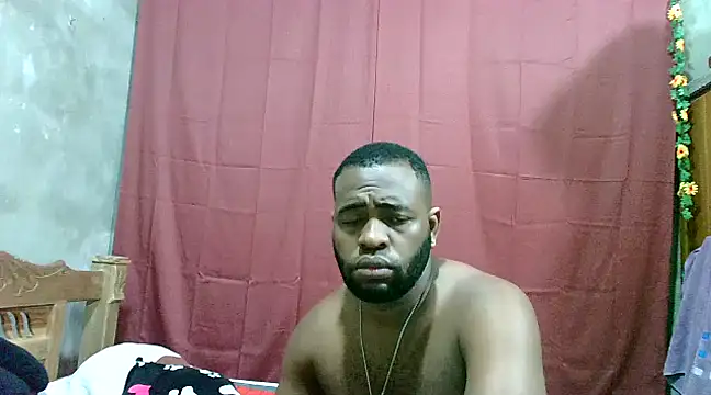 Snapshot of 2ocmaxi chatting on March 12, 12:10 am 2ocmaxi online show from March 12, 12:10 am