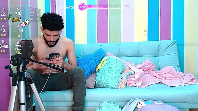 Snapshot of big_sensation_21 chatting on January 24, 12:52 am big sensation 21 online show from January 24, 12:52 am