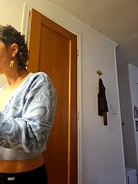 mossy kiss online show from March 13, 2:23 pm