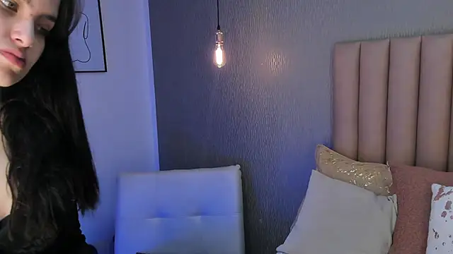 Alexa Thaylor  online show from September 10, 1:33 pm