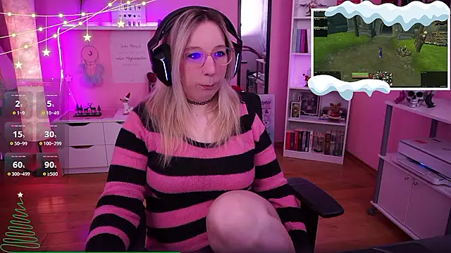 Snapshot of JustKerry chatting on December 3, 8:38 am JustKerry online show from December 3, 8:38 am