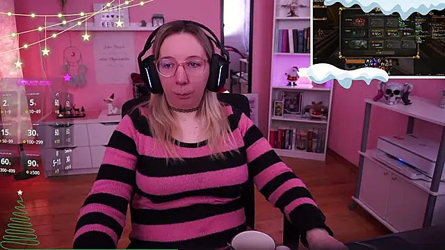 Snapshot of JustKerry chatting on December 4, 8:12 am JustKerry online show from December 4, 8:12 am