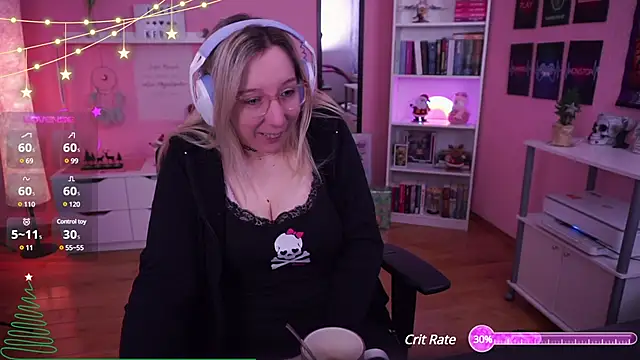 Snapshot of JustKerry chatting on December 6, 8:05 am JustKerry online show from December 6, 8:05 am