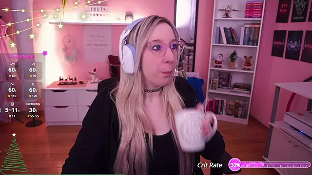 Snapshot of JustKerry chatting on December 11, 8:04 am JustKerry online show from December 11, 8:04 am