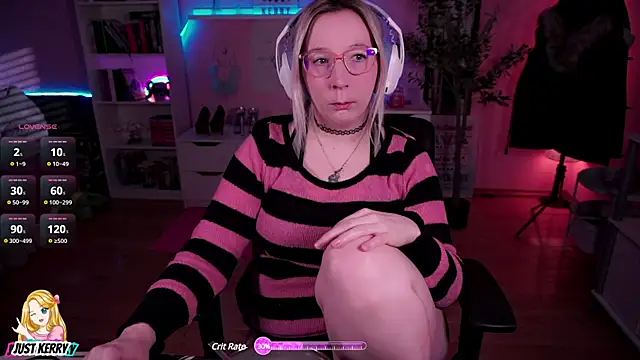 Snapshot of JustKerry chatting on January 14, 9:45 am JustKerry online show from January 14, 9:45 am