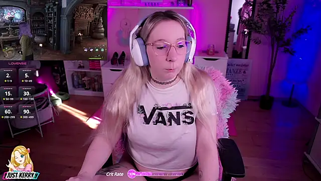 Snapshot of JustKerry chatting on February 3, 9:41 am JustKerry online show from February 3, 9:41 am