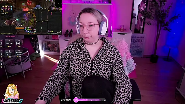 Snapshot of JustKerry chatting on February 4, 10:00 am JustKerry online show from February 4, 10:00 am