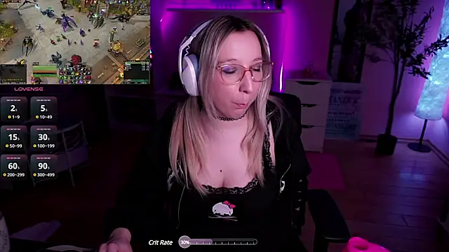 Snapshot of JustKerry chatting on February 12, 9:31 am JustKerry online show from February 12, 9:31 am