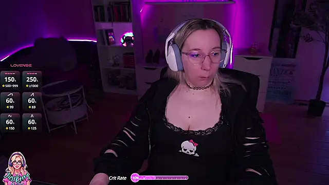 Snapshot of JustKerry chatting on February 13, 9:09 am JustKerry online show from February 13, 9:09 am