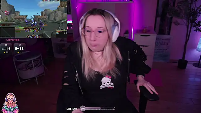 Snapshot of JustKerry chatting on February 13, 12:11 pm JustKerry online show from February 13, 12:11 pm