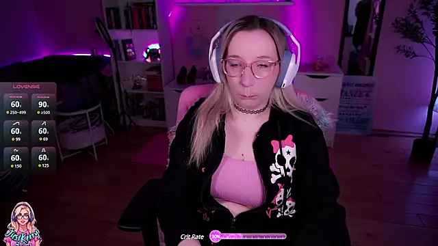 Snapshot of JustKerry chatting on February 21, 9:13 am JustKerry online show from February 21, 9:13 am