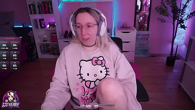 Snapshot of JustKerry chatting on March 17, 9:01 am JustKerry online show from March 17, 9:01 am