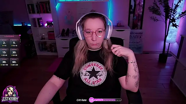 Snapshot of JustKerry chatting on March 17, 12:25 pm JustKerry online show from March 17, 12:25 pm