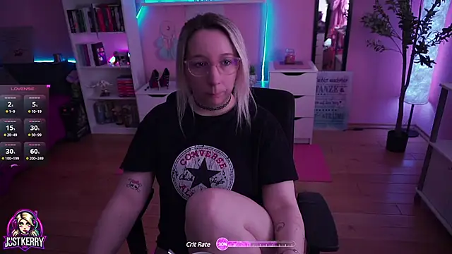 Snapshot of JustKerry chatting on March 18, 8:36 am JustKerry online show from March 18, 8:36 am