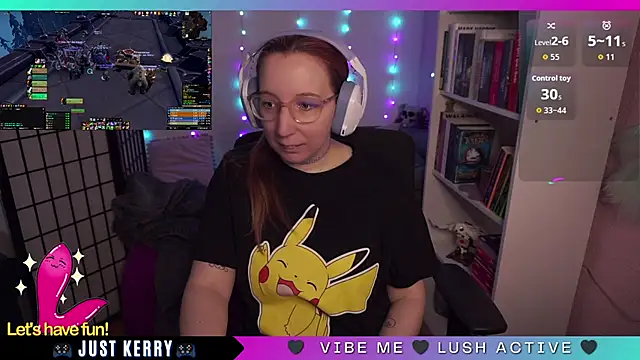 Snapshot of JustKerry chatting on September 11, 8:36 am JustKerry online show from September 11, 8:36 am