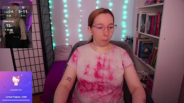 Snapshot of JustKerry chatting on October 2, 7:48 am JustKerry online show from October 2, 7:48 am