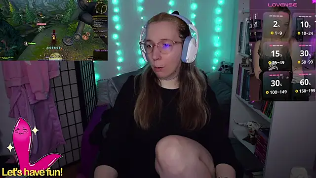 Snapshot of JustKerry chatting on October 9, 8:01 am JustKerry online show from October 9, 8:01 am