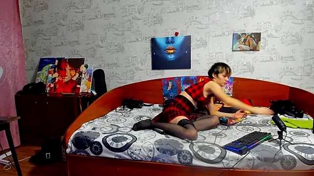 KagamiTayga online show from November 9, 2:32 am