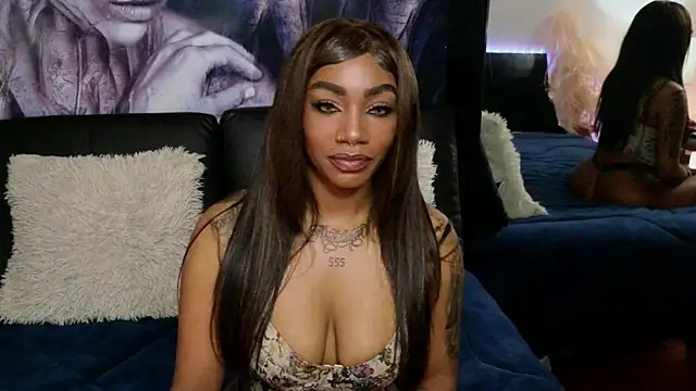 Snapshot of emely_brandon chatting on October 23, 4:12 am emely brandon online show from October 23, 4:12 am