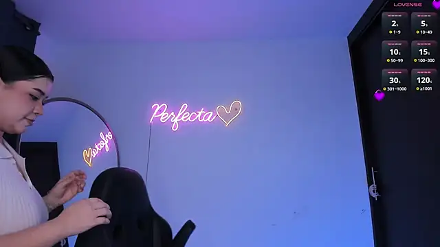 Snapshot of daniela_hornny chatting on September 16, 4:02 am daniela hornny online show from September 16, 4:02 am