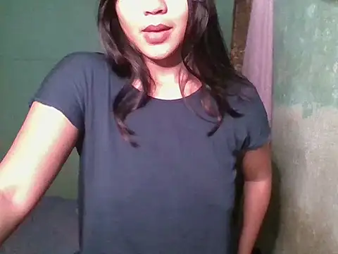 Snapshot of _smiling4u_ chatting on December 5, 8:23 am smiling4u online show from December 5, 8:23 am