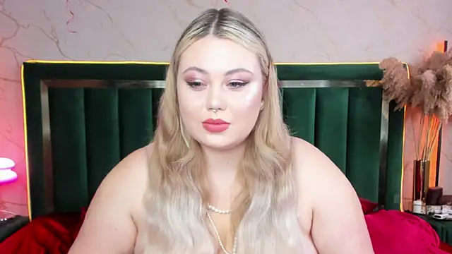 Snapshot of rosal1a chatting on October 21, 10:27 am rosal1a online show from October 21, 10:27 am