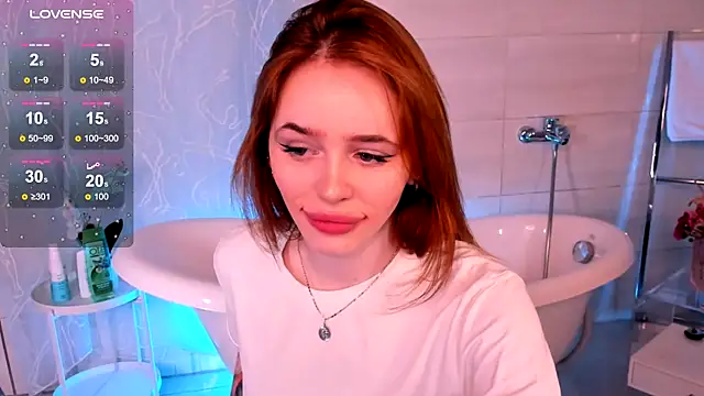 Snapshot of Phoenix_Margo chatting on February 4, 8:35 am Phoenix Margo online show from February 4, 8:35 am