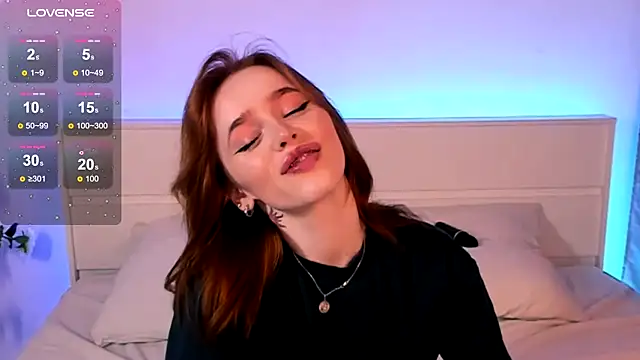 Snapshot of Phoenix_Margo chatting on February 13, 8:48 am Phoenix Margo online show from February 13, 8:48 am