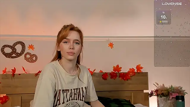 Snapshot of Phoenix_Margo chatting on September 24, 3:32 am Phoenix Margo online show from September 24, 3:32 am