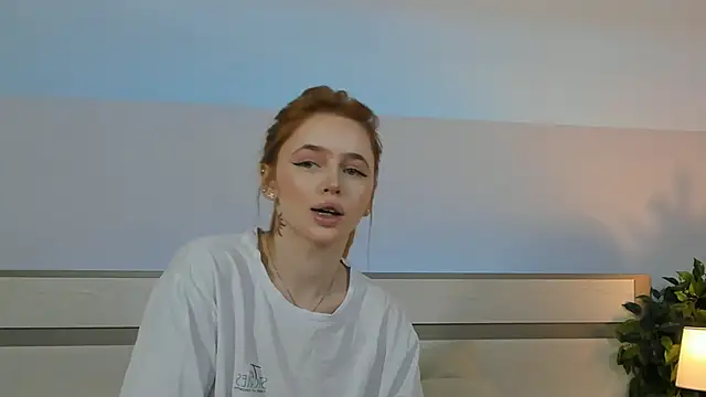 Snapshot of Phoenix_Margo chatting on November 26, 11:11 am Phoenix Margo online show from November 26, 11:11 am