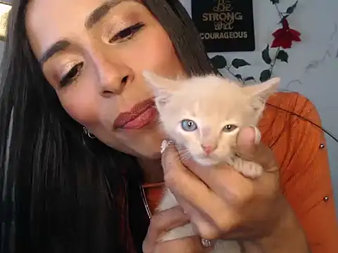 Liamiler01  online show from December 12, 4:21 pm