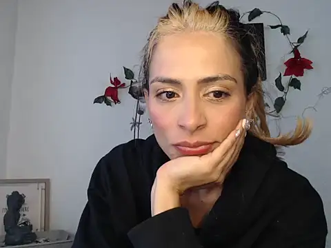 Liamiler01  online show from December 18, 12:51 pm