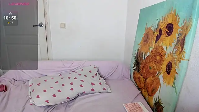 Snapshot of nymphobaby chatting on November 15, 10:26 pm nymphobaby online show from November 15, 10:26 pm