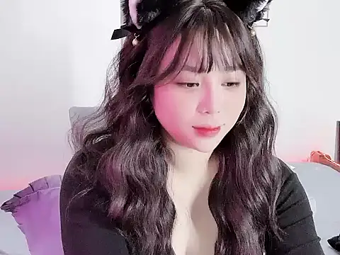   Lyly   online show from November 27, 1:40 am