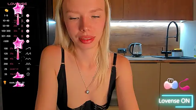 Snapshot of Olivia_Bells chatting on September 20, 9:38 pm Olivia Bells online show from September 20, 9:38 pm