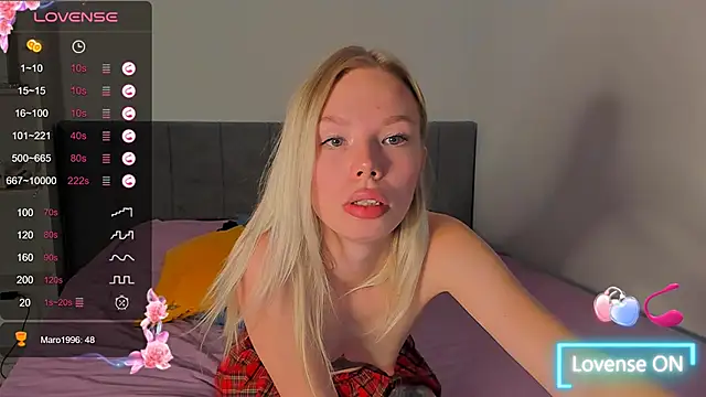 Snapshot of Olivia_Bells chatting on November 8, 9:57 pm Olivia Bells online show from November 8, 9:57 pm