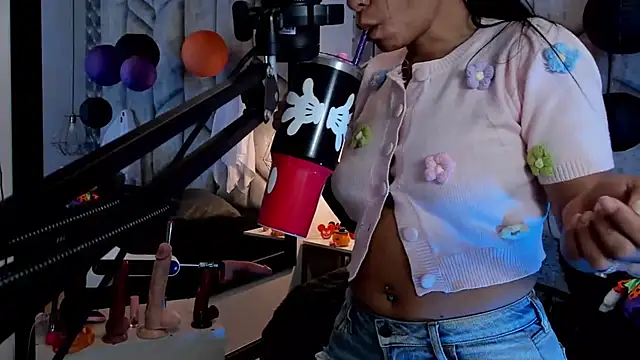 NiicolleMiller online show from October 31, 11:44 am