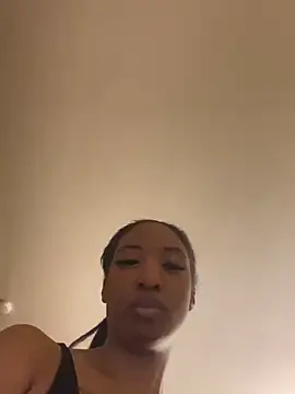 Snapshot of Iceblanca chatting on February 21, 6:40 am Iceblanca online show from February 21, 6:40 am