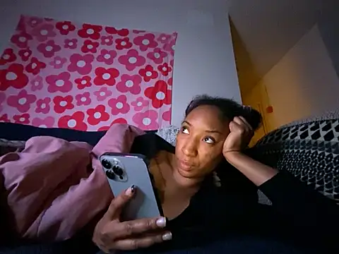 Snapshot of Iceblanca chatting on October 13, 10:15 am Iceblanca online show from October 13, 10:15 am