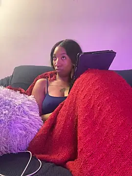 Snapshot of Iceblanca chatting on November 3, 3:41 am Iceblanca online show from November 3, 3:41 am