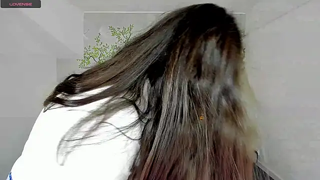 Linda EX online show from March 15, 8:10 pm