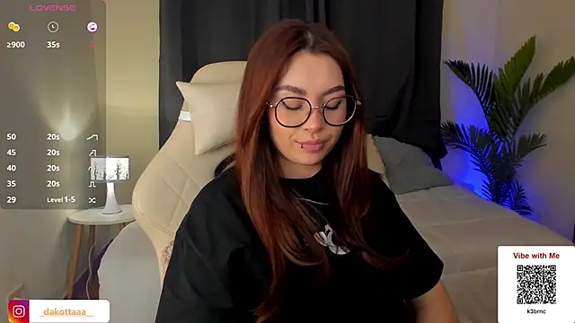 dakottaa  online show from December 19, 2:01 am