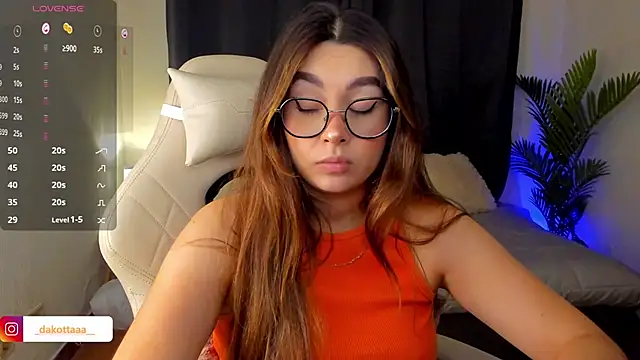 dakottaa  online show from September 15, 11:27 pm