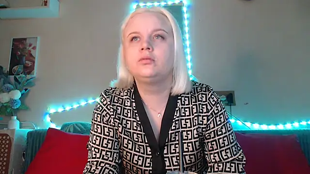 Karolina love  online show from January 25, 6:13 pm