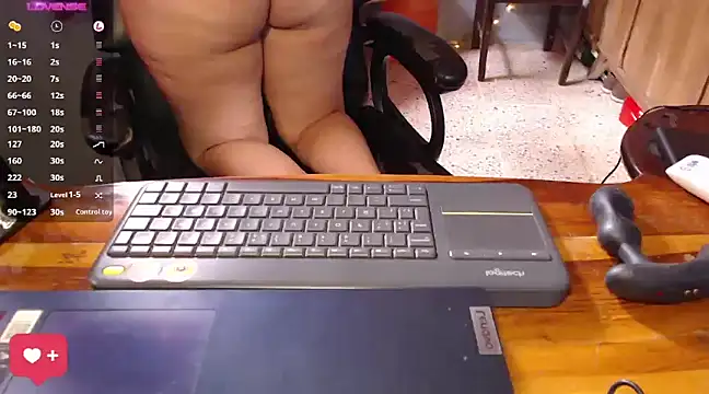 DanelyLopez online show from February 18, 5:31 pm