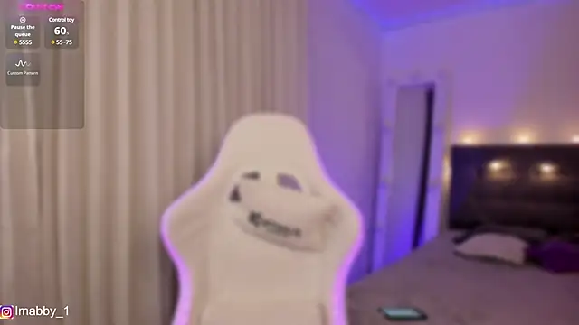 Snapshot of im_abby_ chatting on December 19, 12:56 am im abby online show from December 19, 12:56 am