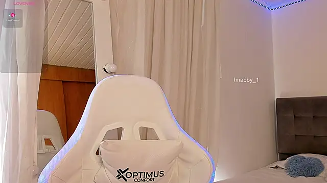 Snapshot of im_abby_ chatting on February 19, 2:12 pm im abby online show from February 19, 2:12 pm