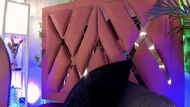 Megan inked online show from December 28, 3:58 am