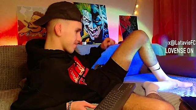 Snapshot of Midnighter_ chatting on January 28, 9:40 pm Midnighter online show from January 28, 9:40 pm